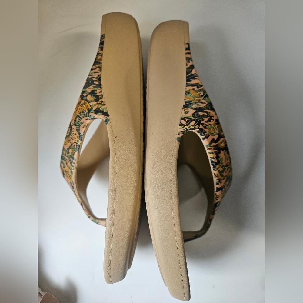 Alegria By PG Lite Floral Beige Women's Sandals Sz 10 - Picture 3 of 9